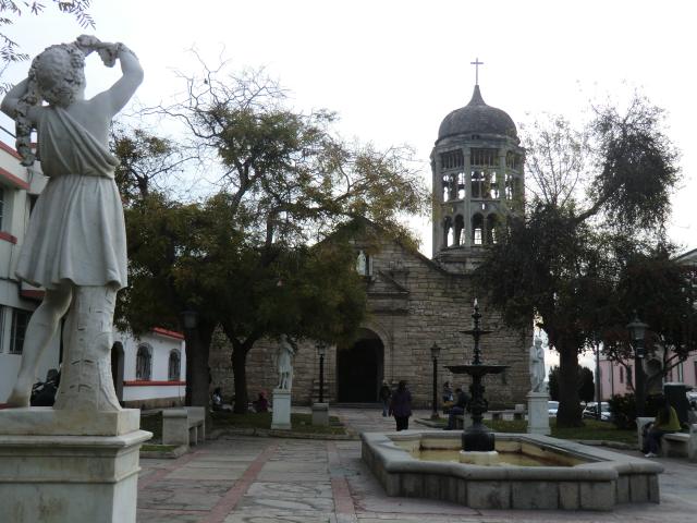 Eine der vielen alten Kirchen in La Serena