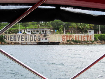 Bienvenidos! Einfahrt in die Bucht von Cienfuegos