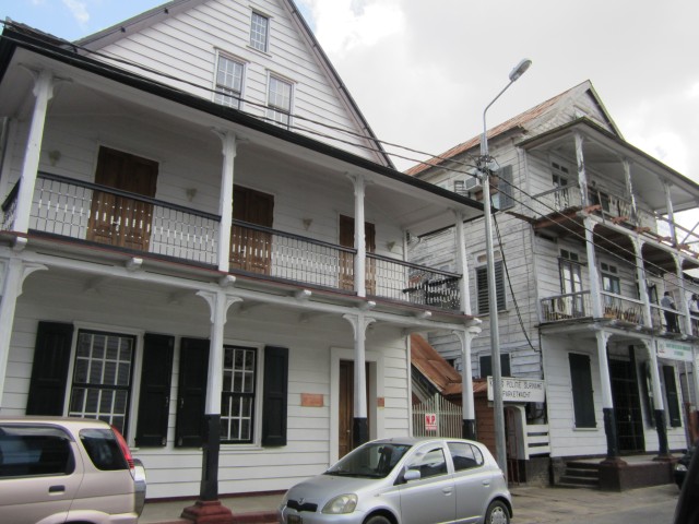 Schön restaurierte Häuser in Paramaribos Altstadt
